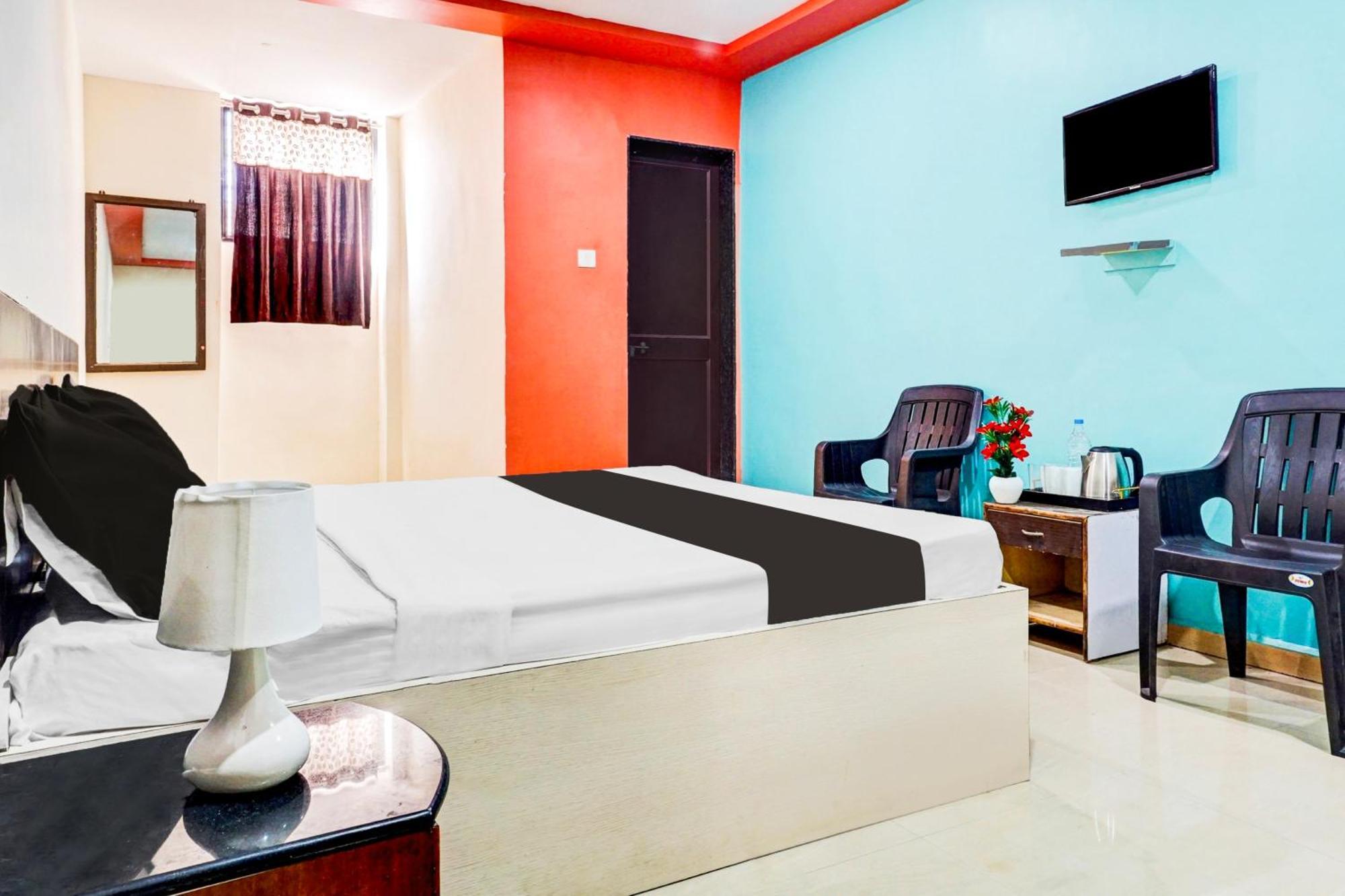 Hotel O Royal Lodge Koregaon Eksteriør bilde