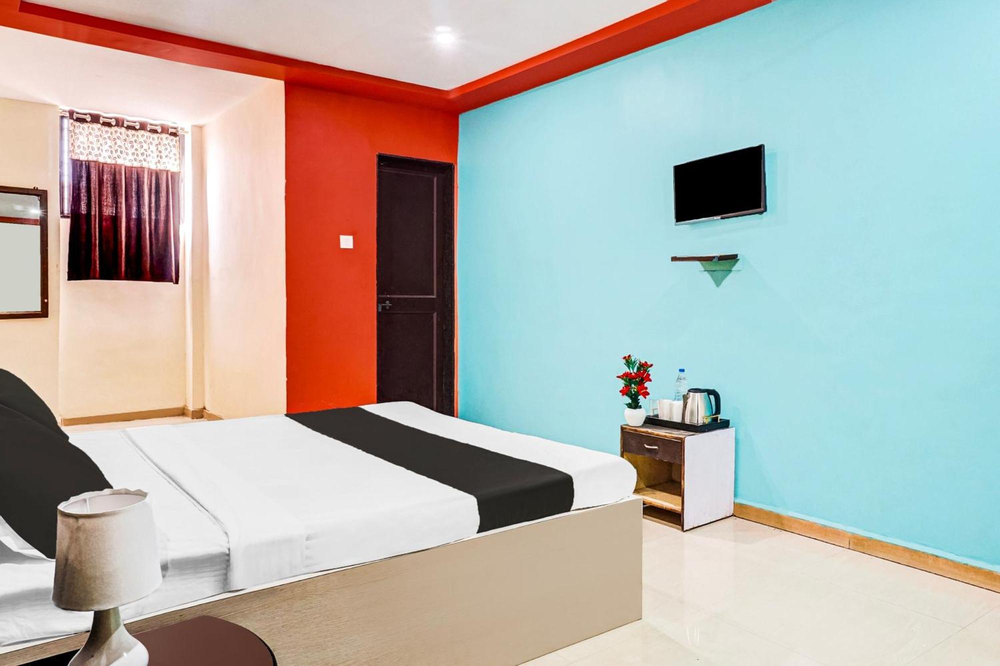 Hotel O Royal Lodge Koregaon Eksteriør bilde
