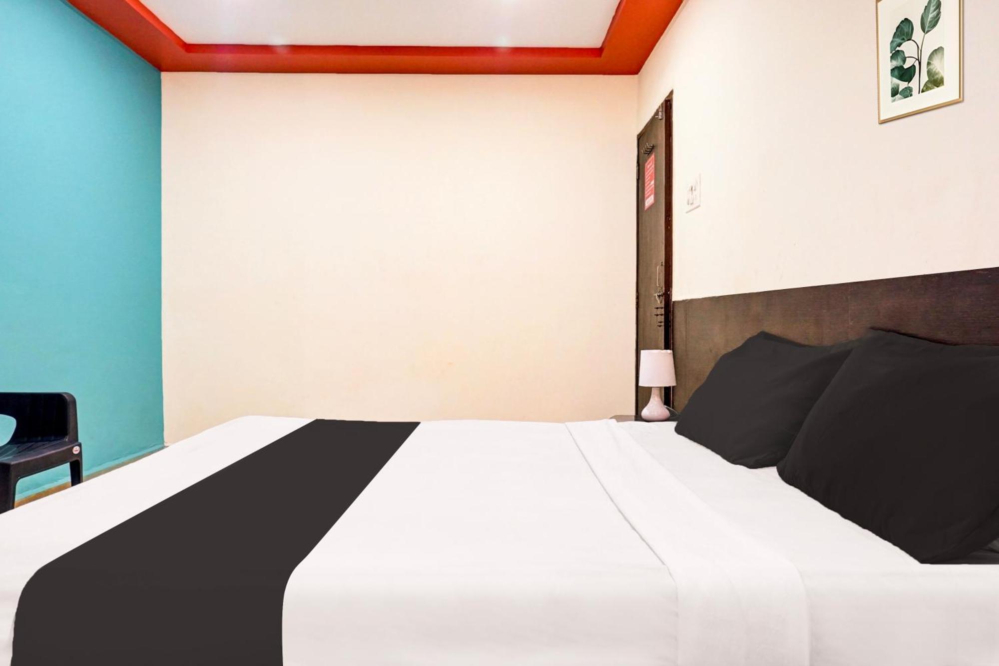 Hotel O Royal Lodge Koregaon Eksteriør bilde